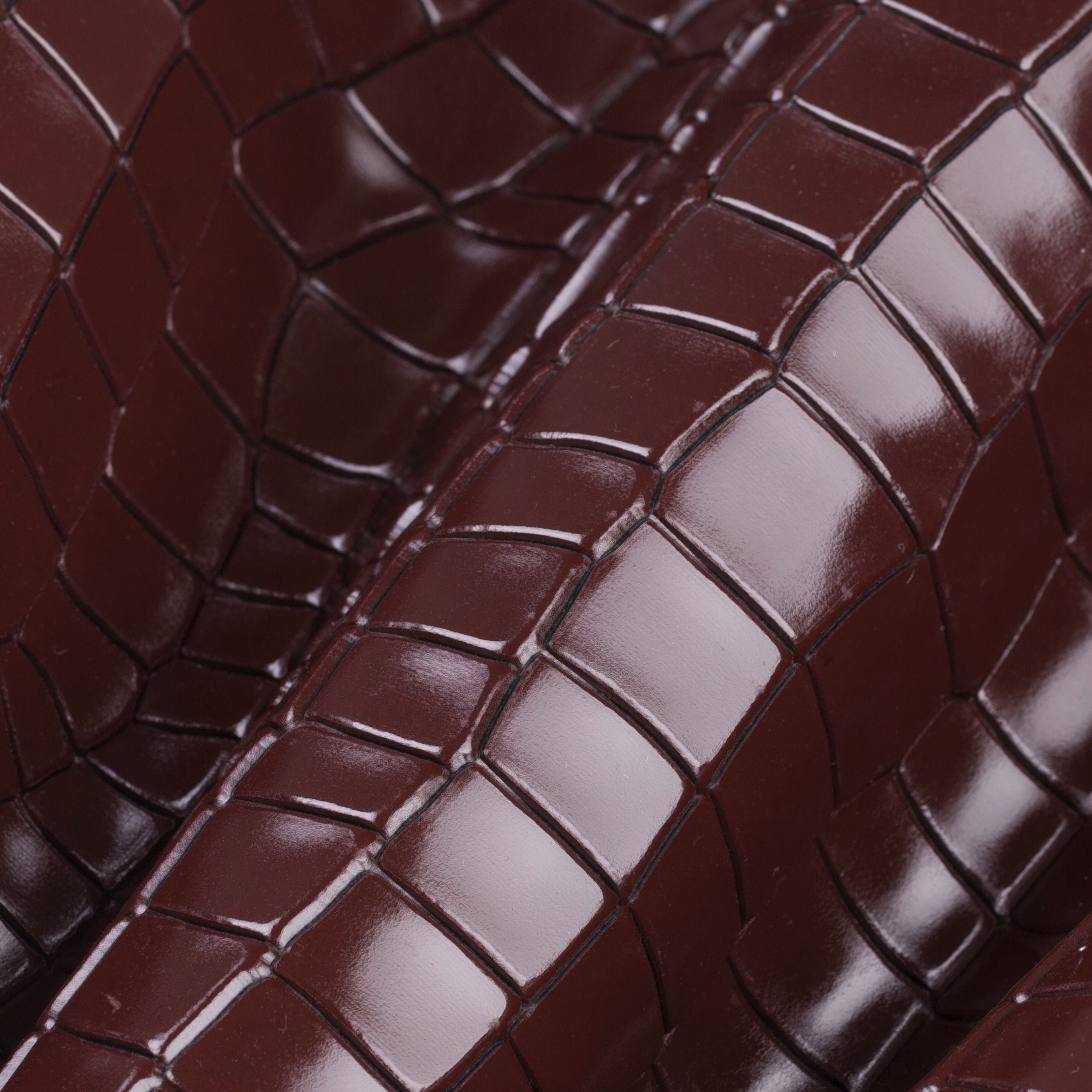 Shiny croco stamped leather Burgundy